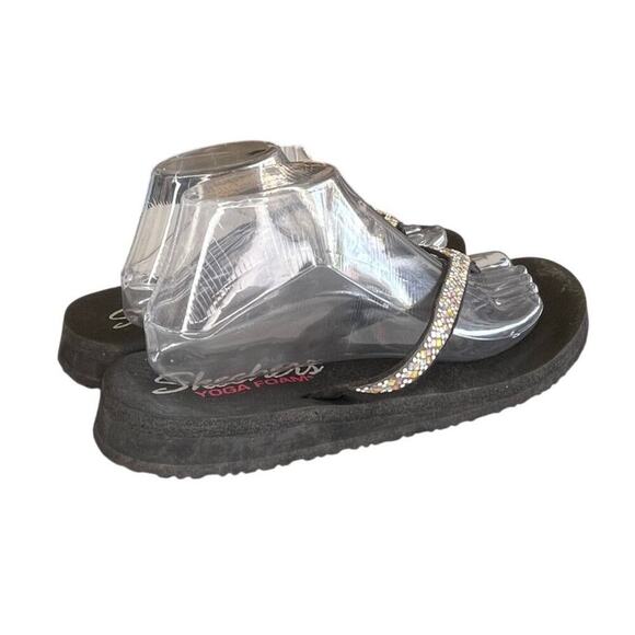 Womens Skechers Yoga Foam Crystal Studded Sandals Size 9 Black - Picture 3 of 5